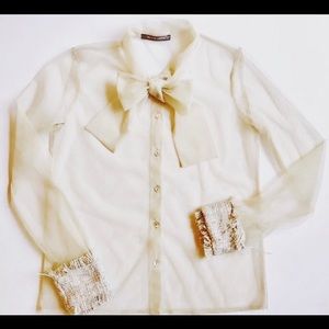 Ecru color Feminine Medium size blouse